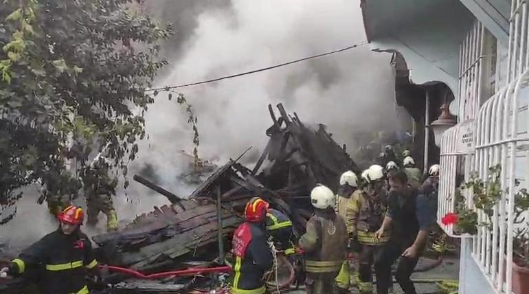 Beşiktaştaki evi yangında zarar gördü Şebnem Bozokludan ilk açıklama