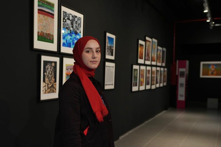 Bakan Mehmet Nuri Ersoy Hâlâ Yaşıyorum sergisini gezdi