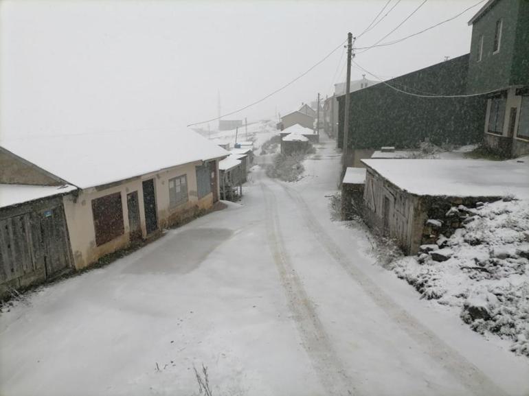 Kışa yaklaşırken kar yüzünü gösterdi Birçok il şimdiden beyaza büründü