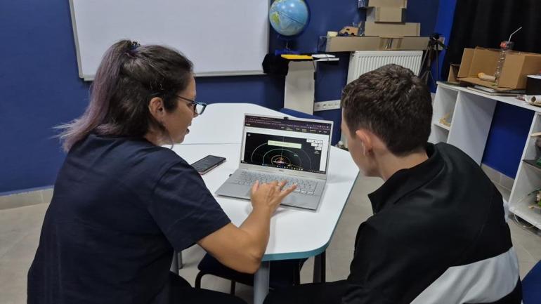 Düzcenin adı uzaya yazıldı Türk öğrenci ve öğretmenin uzaydaki keşfi resmileşti