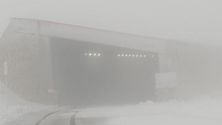 Meteorolojiden uyarılar peş peşe geldi: Bir kent adeta kara gömüldü