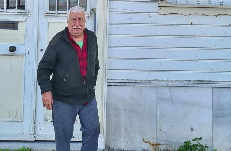 Bir yıldız daha kaydı Usta oyuncu Ahmet Gülhan hayatını kaybetti