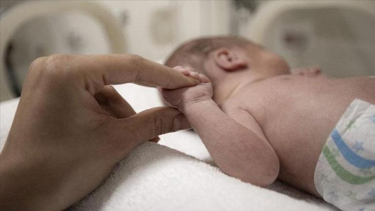 Küçük bir kalbin büyük savaşı %13 yaşama şansını mucizeye dönüştüren kız çocuğu: Tam 38 ameliyat geçirdi