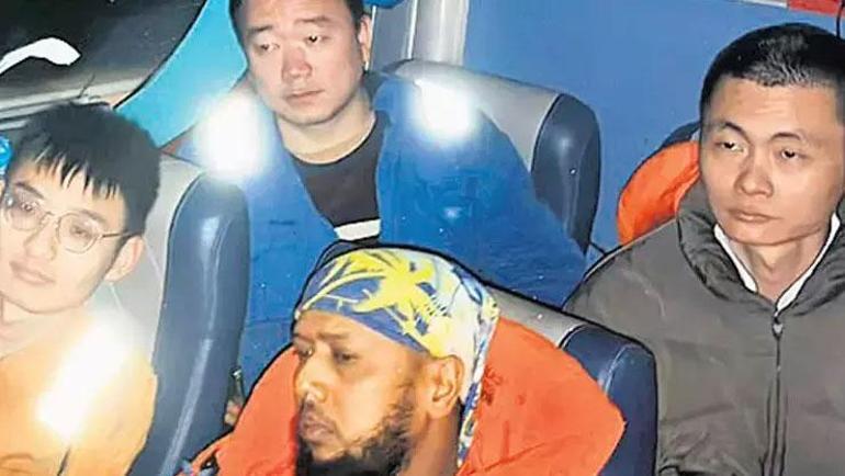 Karadeniz’de peş peşe iki gemide patlama: Bakan Uraloğlu ayrıntıları CNN Türkte anlattı