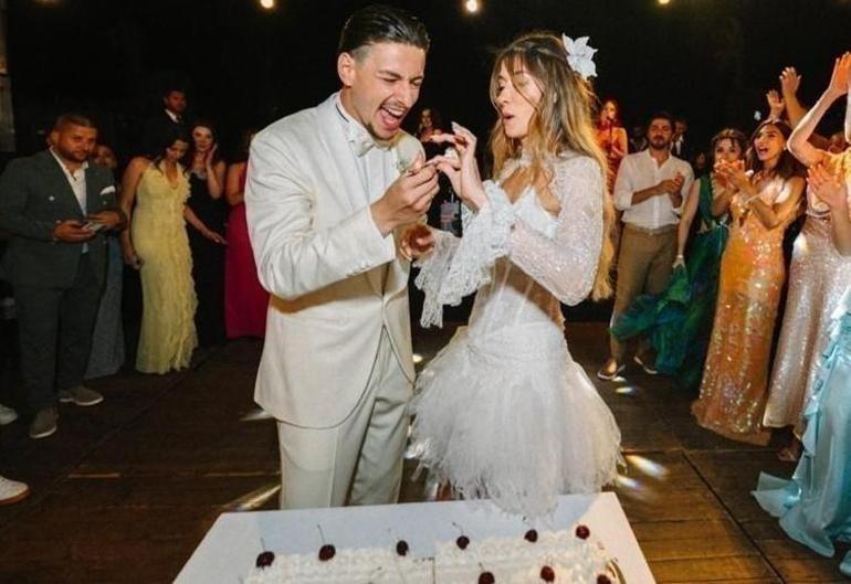 Uğruna annesini tek kalemde silmişti Enis Destan ve eşinden romantik pozlar