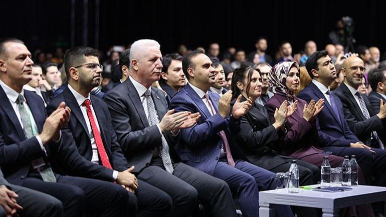 Bakan Kacır: Yatırımcı dostu düzenlemeleri hayata geçirmeye devam edeceğiz