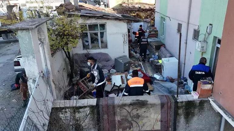 Mahalledeki eve koku şikayeti yağmıştı İçeri giren ekipler şoke oldu