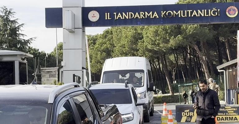 Aleyna Tilki, Danla Bilic ve İrem Sak gözaltına alındı Ünlü isimlere uyuşturucu operasyonu...