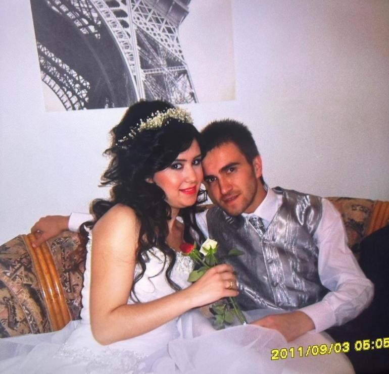 Gelinliğini 15 yıl sonra giydi Kocasını kaçırmıştı, bu kez çocuklarından istetti