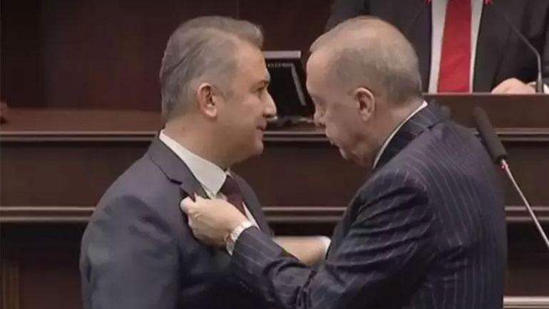 Cumhurbaşkanı Erdoğan, AK Partiye katılan 3 vekile rozet taktı