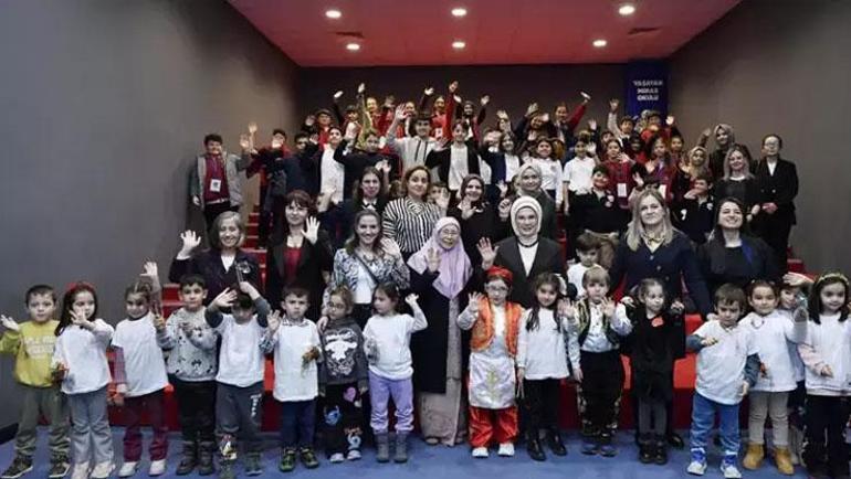 Emine Erdoğan, Malezya Başbakanının eşi Wan Azizah İsmail ile bir araya geldi