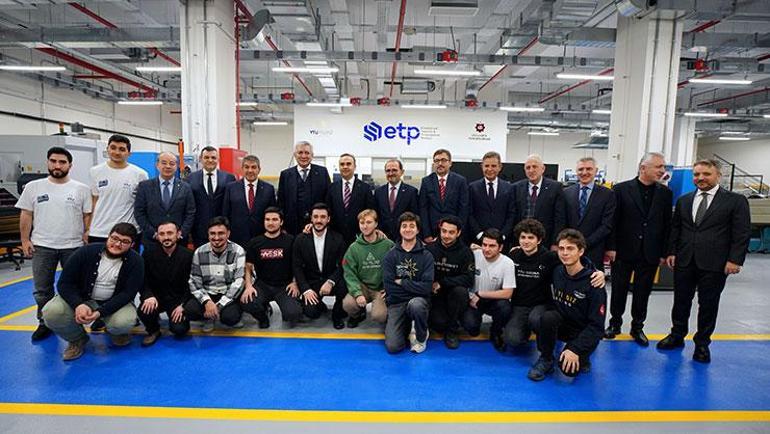Bakan Kacırdan Endüstriyel Tasarım ve Prototipleme Merkezine ziyaret