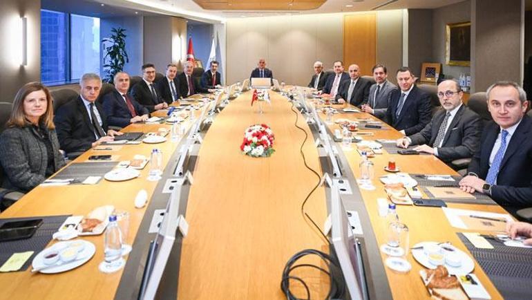 Türkiyenin turizm gündemi Bankalar Birliği ile masaya yatırıldı Bakan Ersoy: 2025 sezonunu iyi bir rakamla kapatacağız