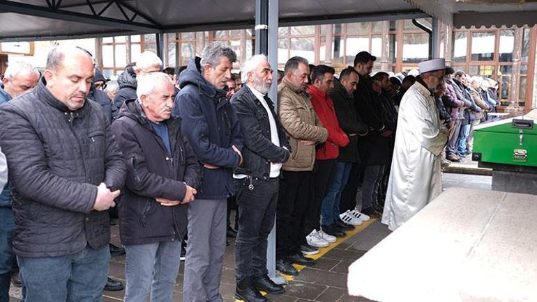 Hoparlör kullanmıyor 91 yaşındaki adam yıllardır geleneği sürdürüyor