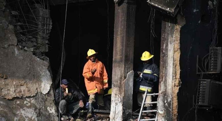 Pakistan’da AVM yangınında korkunç bilanço Ölü sayısı 60a yükseldi