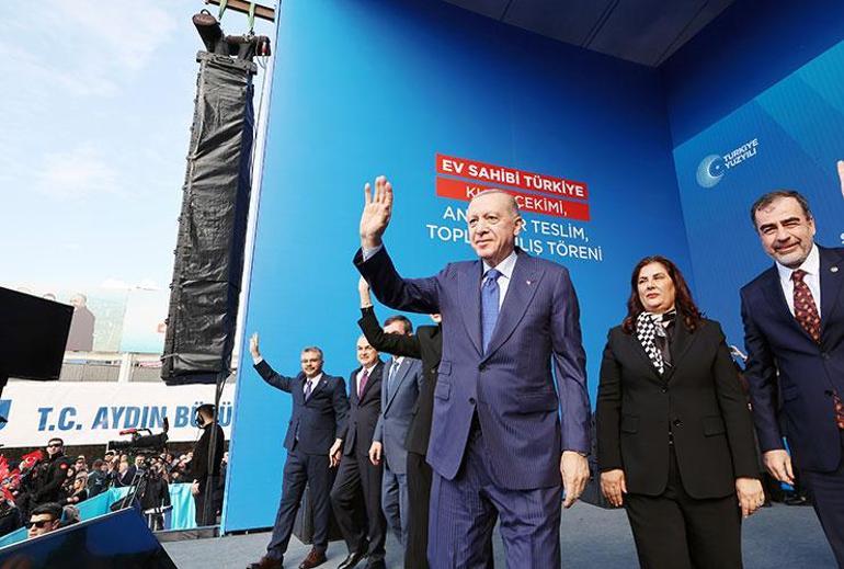 Cumhurbaşkanı Erdoğandan deprem bölgesi çıkışı: 3 yıldır neredeydin Özgür Efendi
