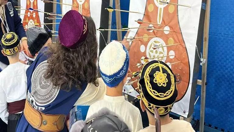 Kütahyada Geleneksel Türk Okçuluğu şöleni başladı