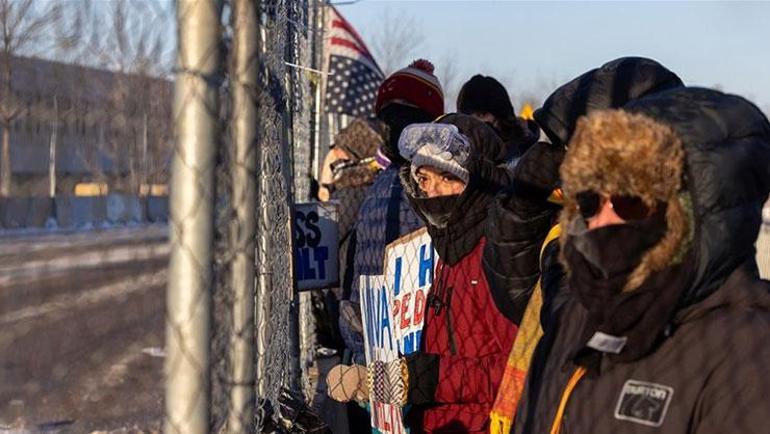 ABD’de “ulusal kapanma” protestosu: New York’ta 7 bin kişi sokaktaydı