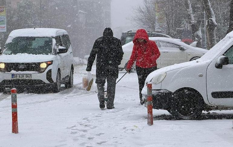Trakya kara teslim Edirne, Tekirdağ ve Kırklarelinin bazı ilçelerinde eğitime ara verildi