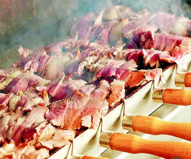 Ateşin etrafında doğan medeniyet: Cağ kebap