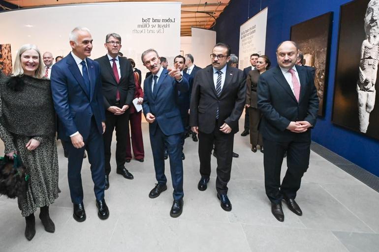 Roma’dan sonra bu kez Berlinde: Bakan Ersoy 12 bin yıllık tarihi Avrupanın kalbine taşıdı