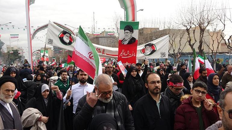 İranda İslam Devrimi kutlamalarında milyonlar sokağa döküldü ABDye tepki büyük