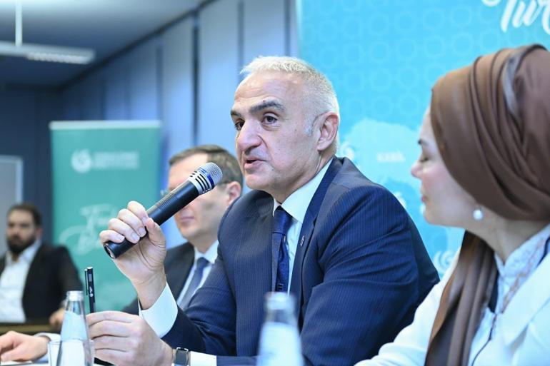 Bakan Ersoy Berlinde Türk öğrencilerle buluştu Yunus Emre Enstitüsü toplumlar arasında güçlü bir köprü