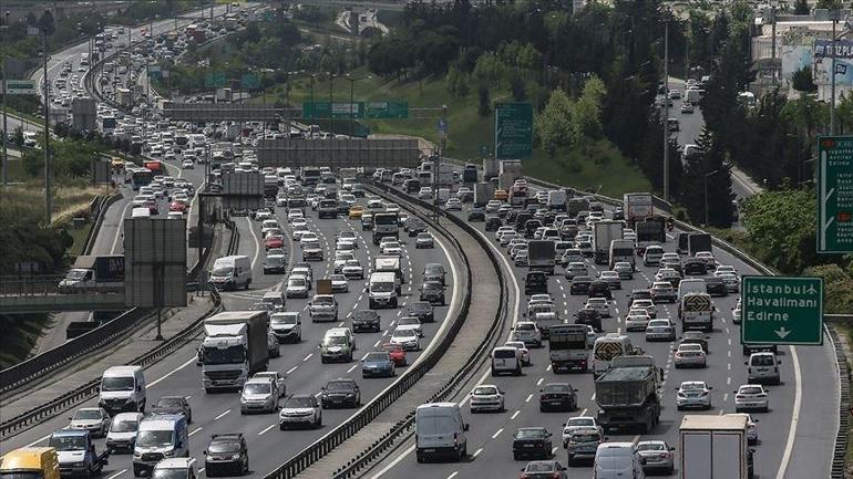 İstanbul’da trafik felç Yoğunluk yüzde 90’a ulaştı