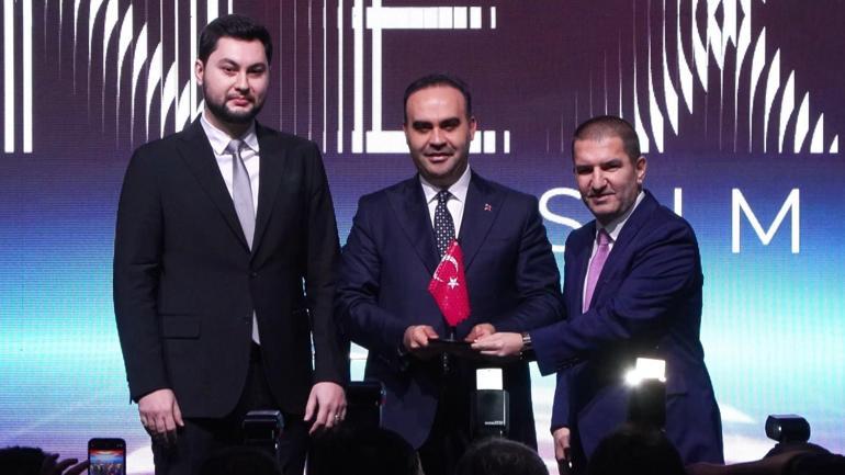 Bakan Kacır: 4 yıl içinde 10 milyar dolarlık veri merkezi ve yapay zeka yatırımını harekete geçireceğiz