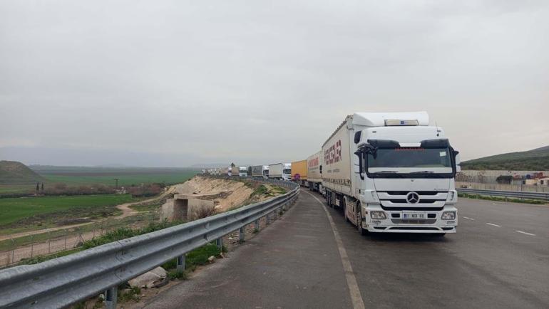 Suriyeden flaş karar İki gümrük kapısı kapatılıyor
