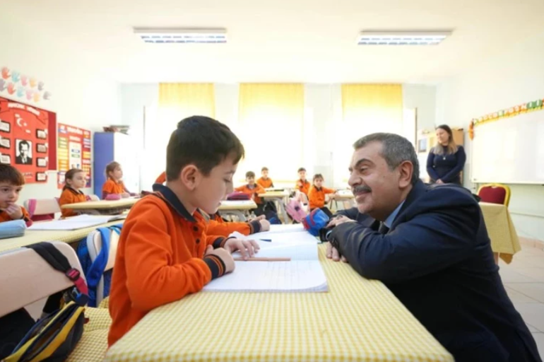 Bakan Tekinden 168 kişinin imzaladığı metne sert tepki: Suç duyurusunda bulunacağız
