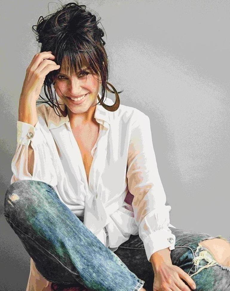 Ayşegül Aldinç: Rapçilerle düet yapmam için unutulmuş olmam lazım
