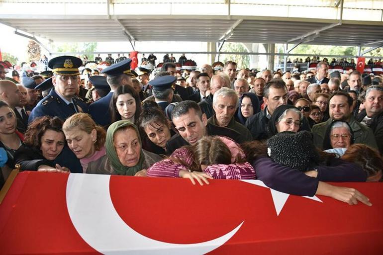Acı haber şehidimizin ailesine ulaştı İzmirde yas: Çocukluk hayali asker olmaktı