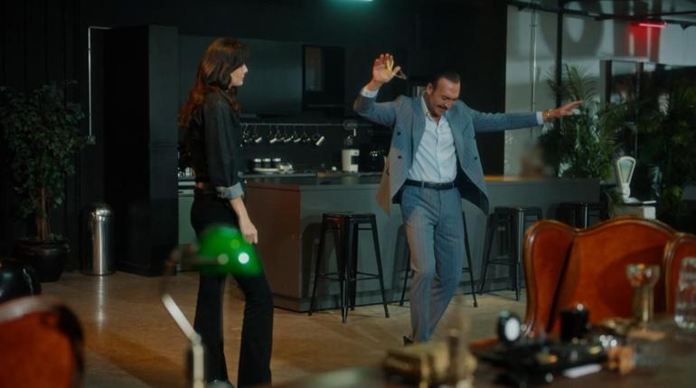 Eşref Rüyada Kadirin Ranga performansı viral oldu