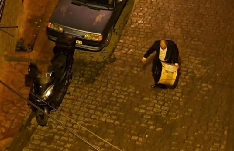 Eşrefle sahur vakti tez geldi Mahalleli sahura Eşref Rüya ile uyandı