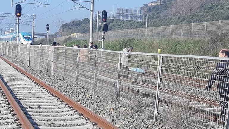 Kocaelide hızlı trenin çarptığı yaya hayatını kaybetti