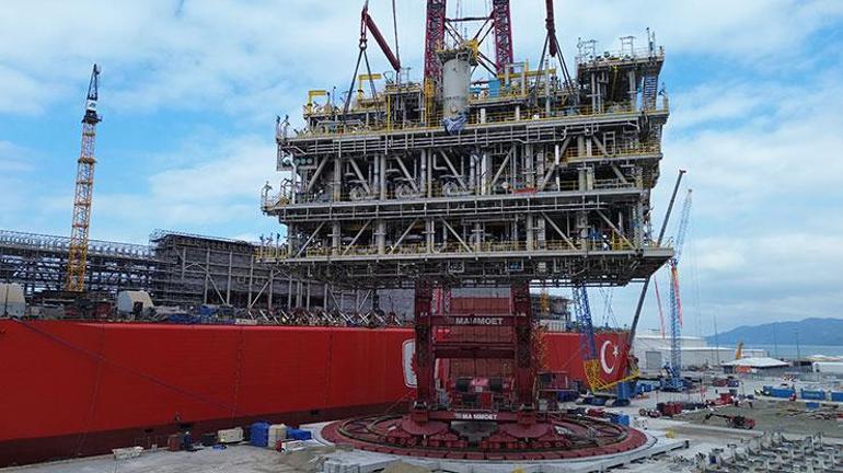 Bakan Bayraktar: Türkiye’nin enerjide tam bağımsız yarınlarını inşa ediyoruz