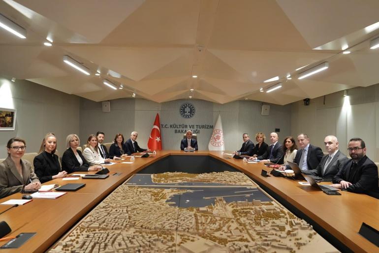 Türkiye turizminin güçlenmesi için Bakan Ersoy’dan iki kritik görüşme