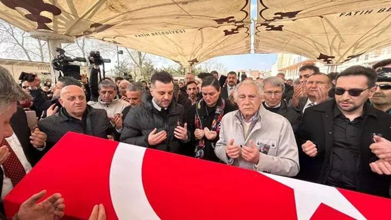 İlber Ortaylıya veda... İşte anma töreninde dikkat çeken yazılı tablonun anlamı