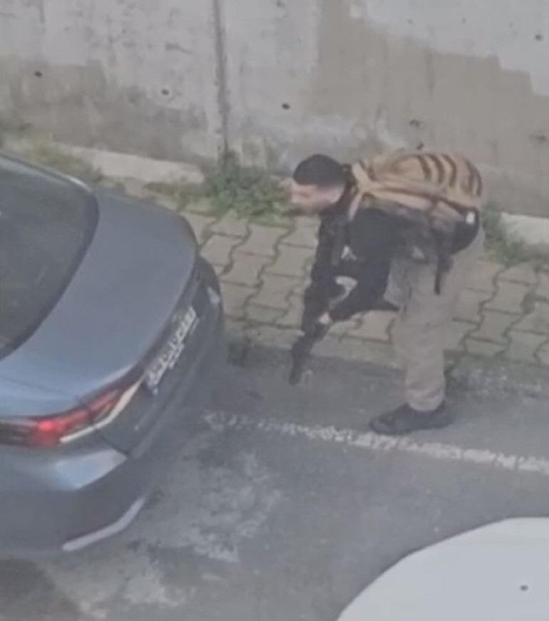 İstanbulda polis noktasına saldırı: 1 terörist öldürüldü, 2 terörist yaralı