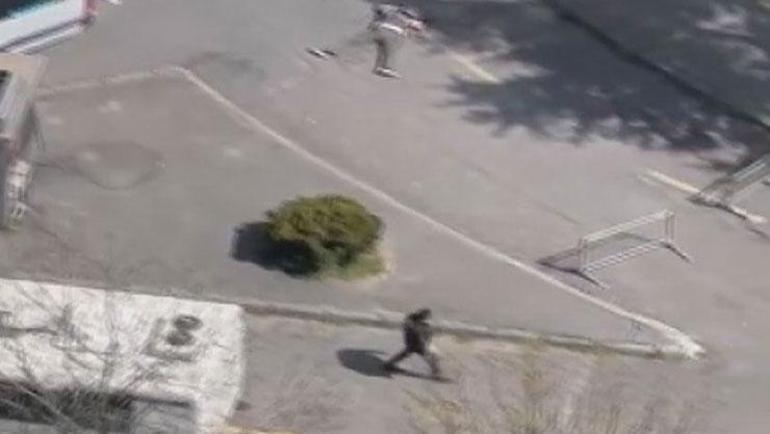 İstanbulda polis noktasına saldırı: 1 terörist öldürüldü, 2 terörist yaralı