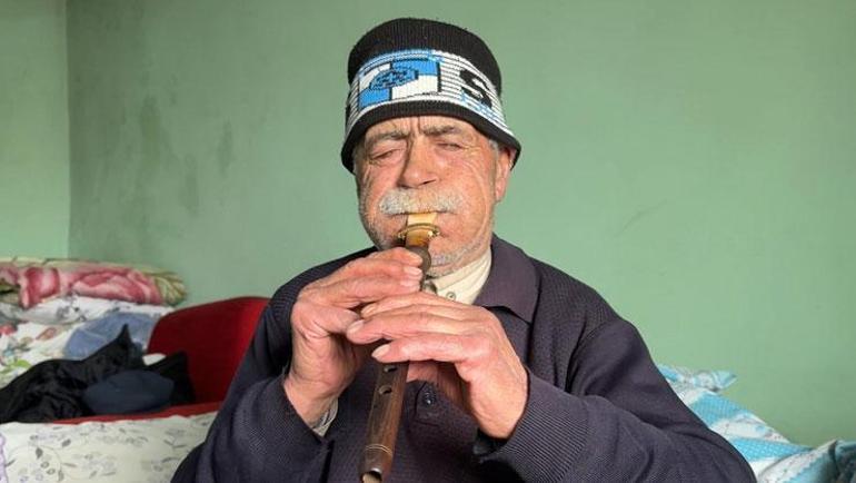 Acımı hafifletiyor dedi, kolunda serumla mey çaldı Acil serviste ilginç görüntü
