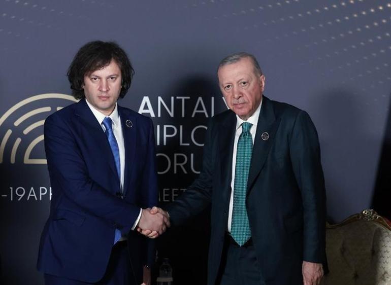 Diplomasinin kalbi Antalya’da Erdoğan’dan kritik liderler zirvesi