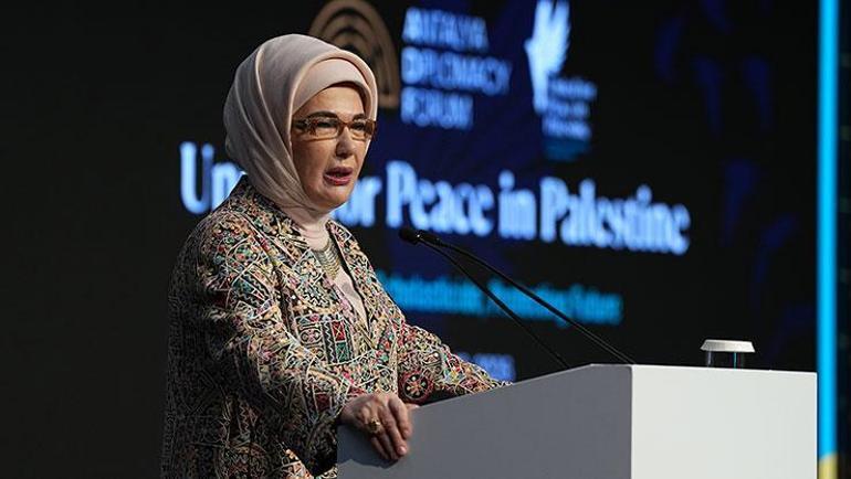 Emine Erdoğandan Filistinli çocukların eğitimi için çağrı