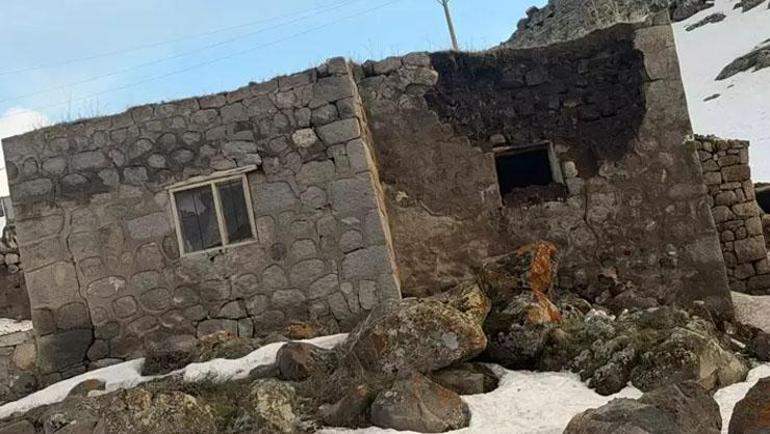 Ağrıda 4.3 büyüklüğündeki deprem sonrası AFAD ekipleri bölgede Köylerde bazı evlerde hasar oluştu