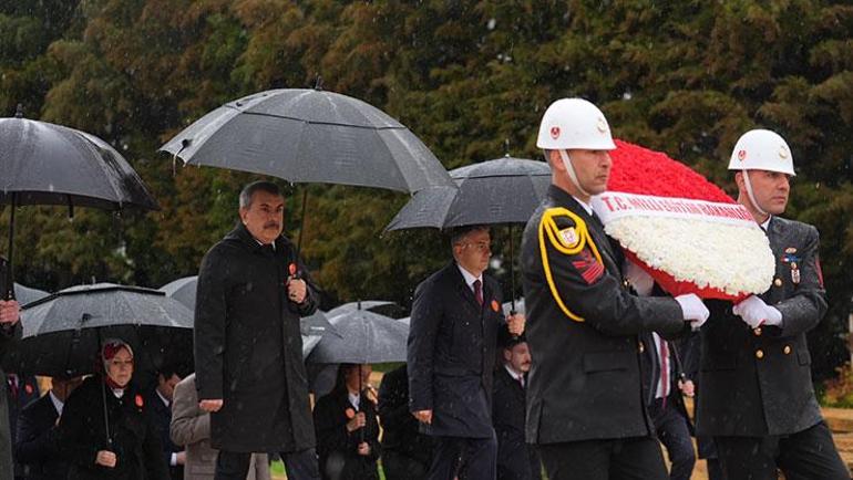 Bakan Tekin, 81 ilden çocuklarla Anıtkabir’de