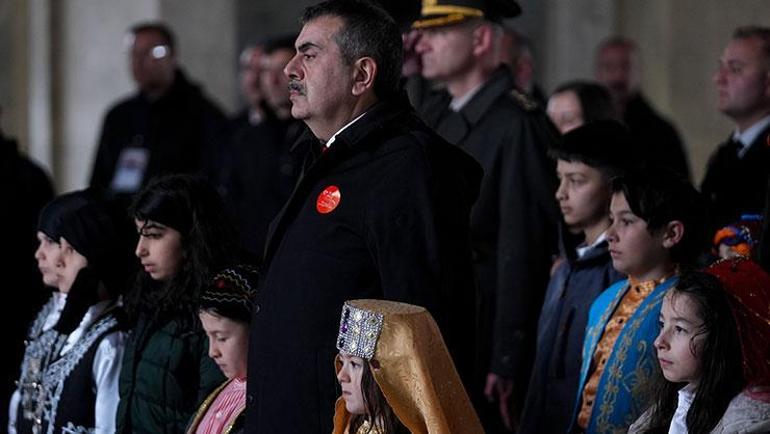 Bakan Tekin, 81 ilden çocuklarla Anıtkabir’de