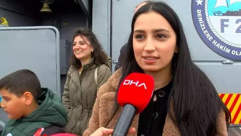 TCG Barbaros 23 Nisanda çocuklardan yoğun ilgi gördü ‘Gurur verici’