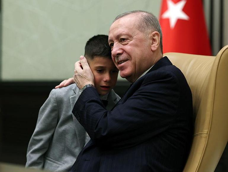 Cumhurbaşkanı Erdoğan, 23 Nisanda çocuklarla bir araya geldi: Beştepede duygusal anlar