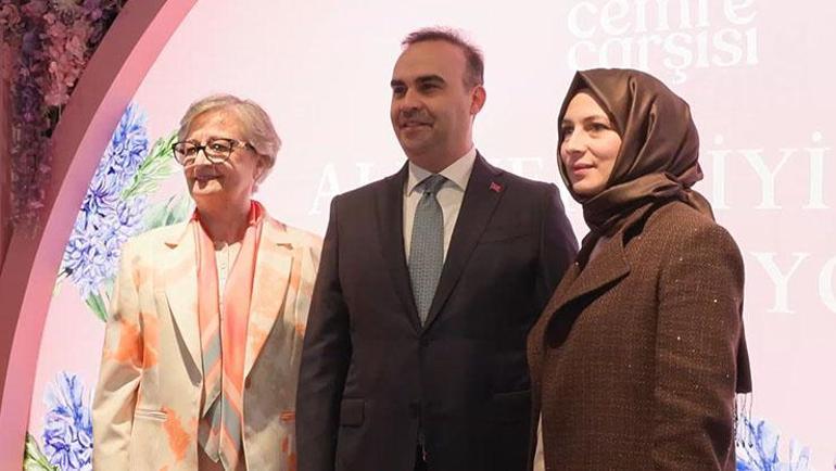 Cemre Çarşısının kapıları iyiliğe açıldı Emine Erdoğan: Aile her sorunun çözüm merkezidir